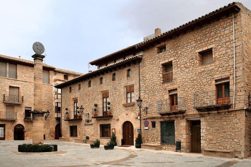 plaza mayor de cretas