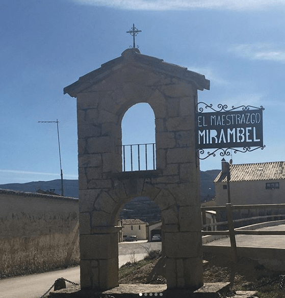 cartel de entrada a Mirambel