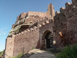 puerta de acceso castillo de peracense