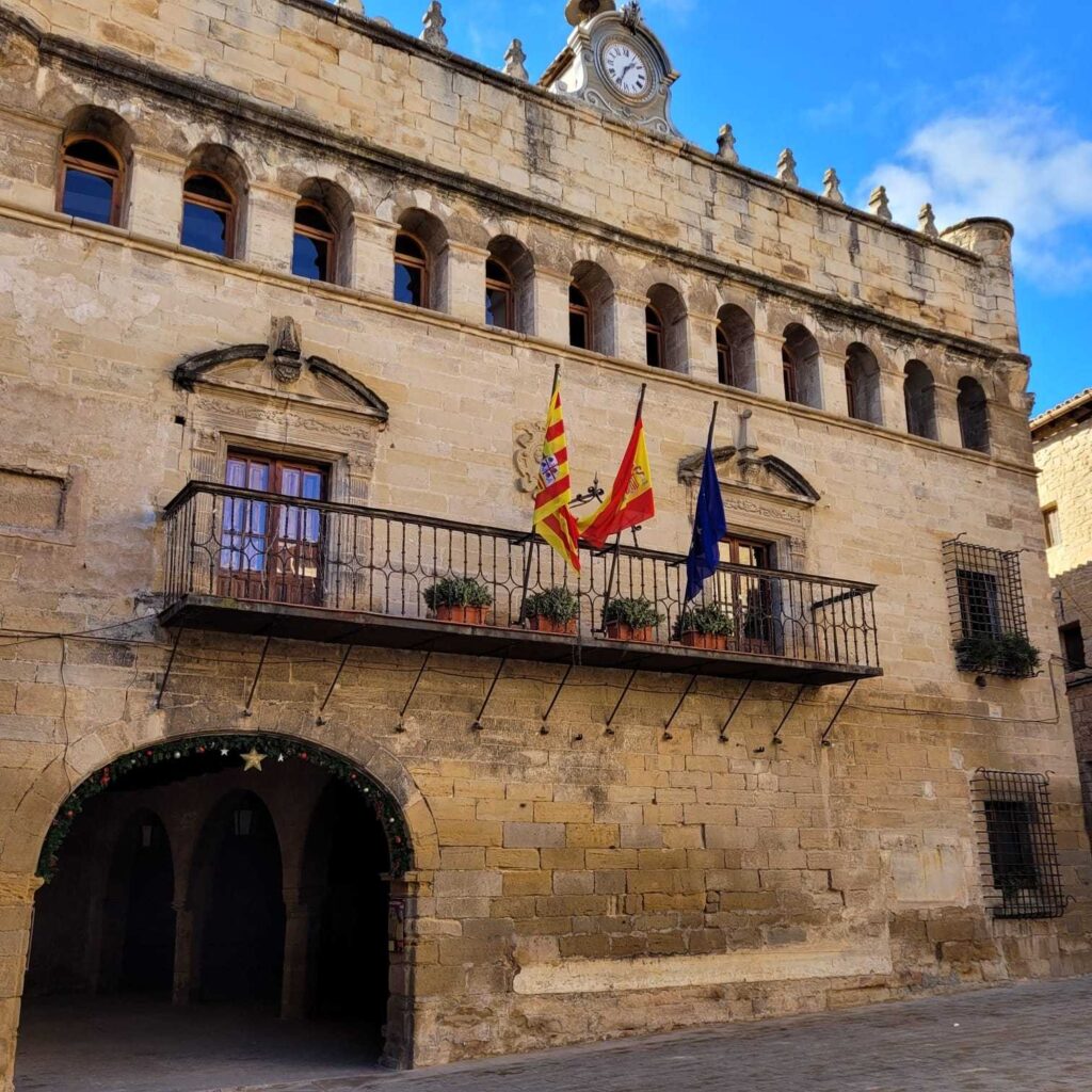 casa consistorial en la fresneda