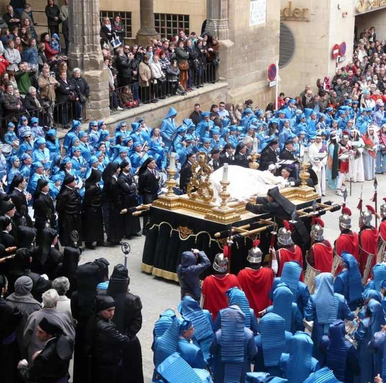 procesión del santo entierro semana santa alcañiz